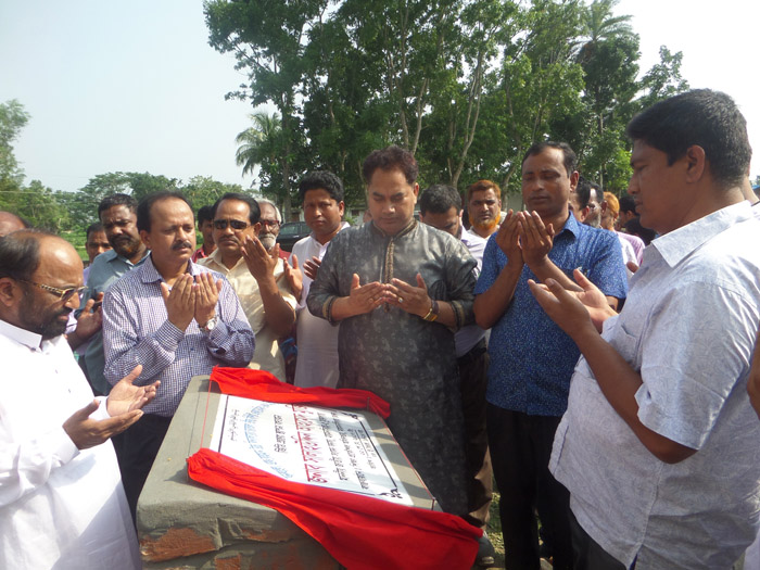 মুক্তাগাছায় ৪ তলা একাডেমিক ভবন নির্মাণের ভিত্তি প্রস্তর স্থাপন